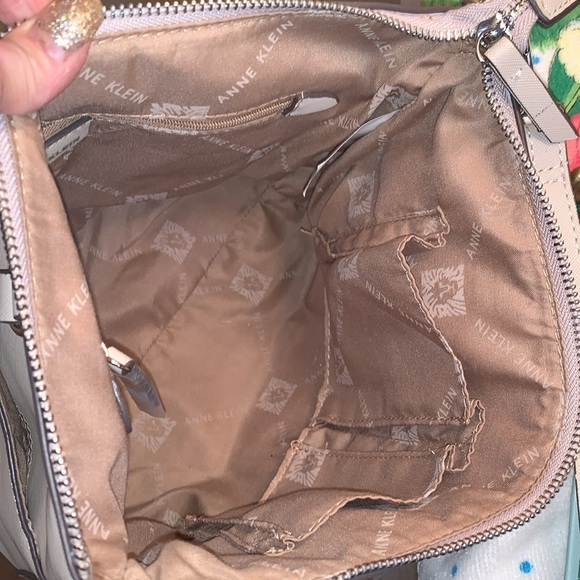 Anne Klein satchel with Crossbody strap - Picture 8 of 9